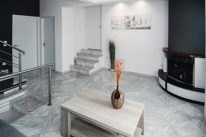 Image No.42-5 Bed House for sale