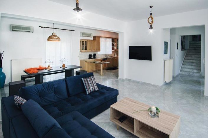 Image No.7-5 Bed House for sale