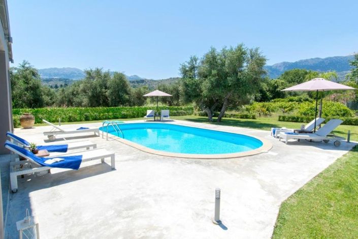 Image No.8-5 Bed House for sale