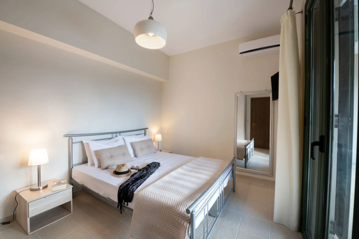 Image No.19-6 Bed House for sale