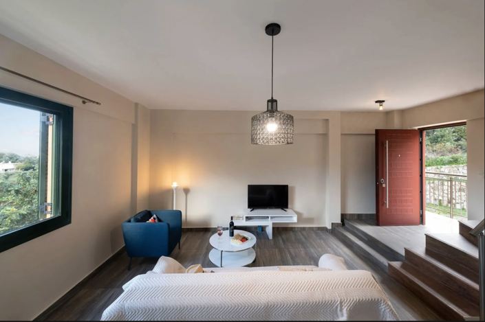 Image No.22-6 Bed House for sale