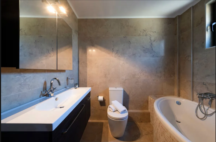 Image No.29-6 Bed House for sale