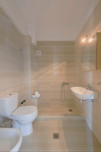 Image No.30-6 Bed House for sale