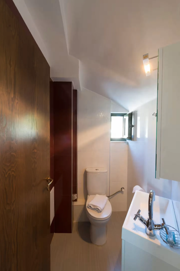 Image No.32-6 Bed House for sale