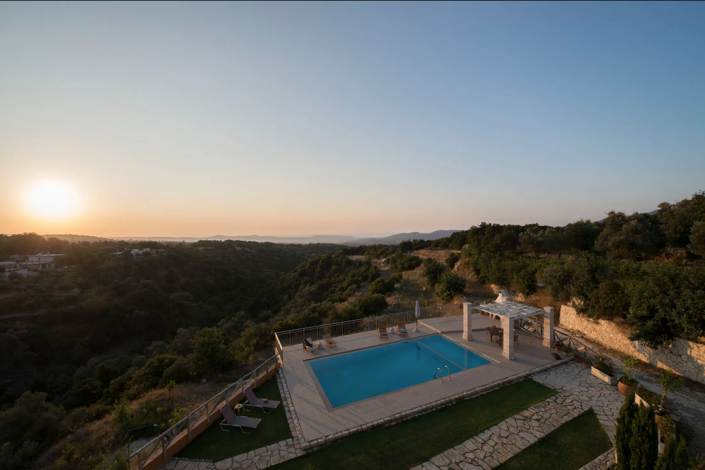 Image No.7-6 Bed House for sale