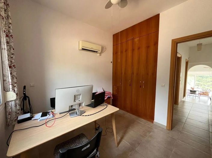 Image No.11-3 Bed House for sale