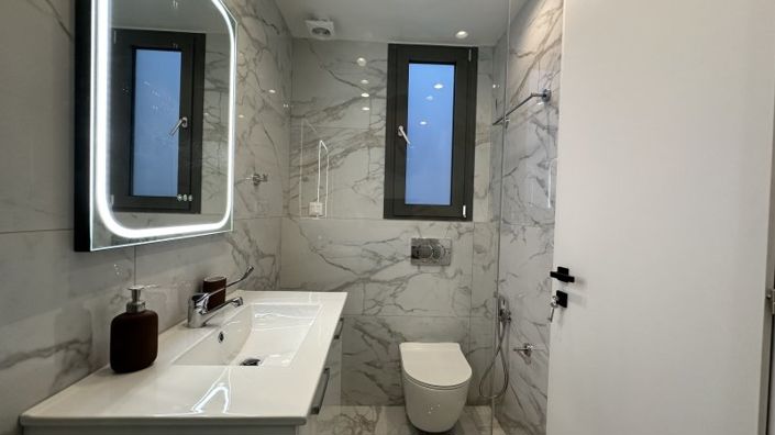 Image No.16-4 Bed House for sale