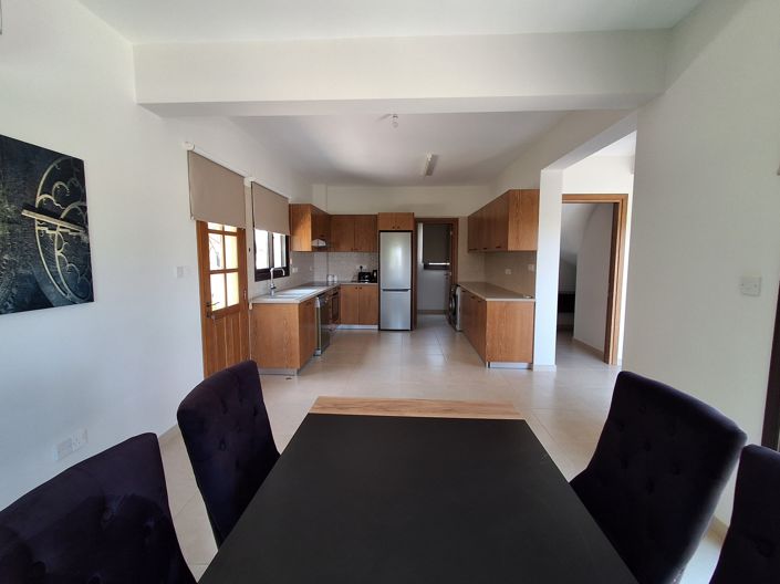 Image No.10-3 Bed Property for sale