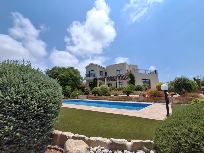 Image No.14-3 Bed Property for sale