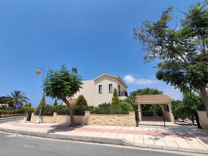 Image No.2-3 Bed Property for sale