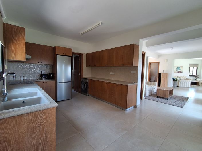 Image No.8-3 Bed Property for sale