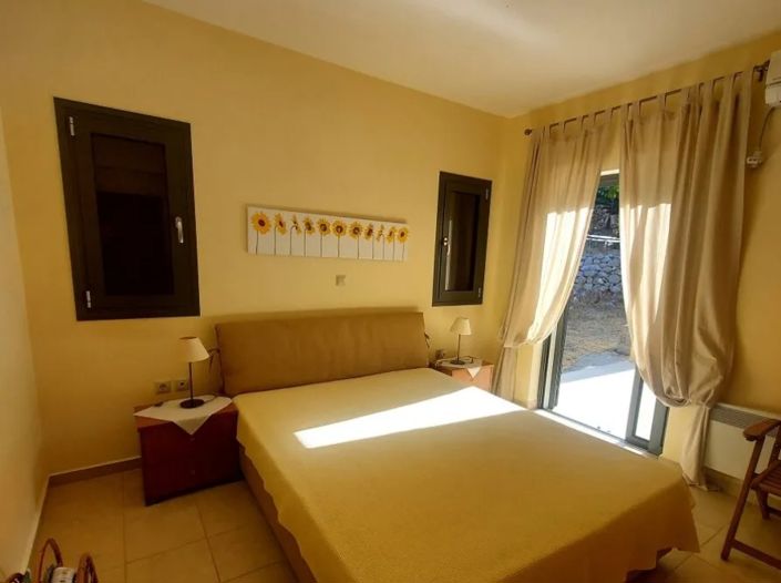 Image No.17-3 Bed Property for sale