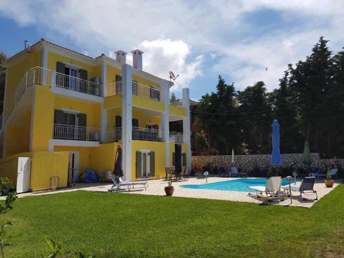 Image No.2-5 Bed Property for sale