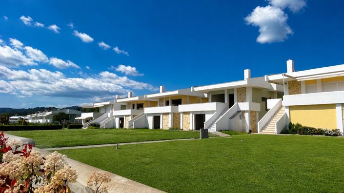 Image No.2-4 Bed House for sale