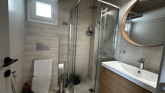 Image No.7-4 Bed House for sale