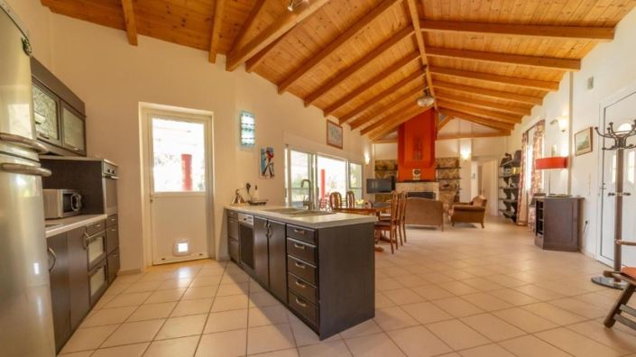 Image No.13-3 Bed Property for sale