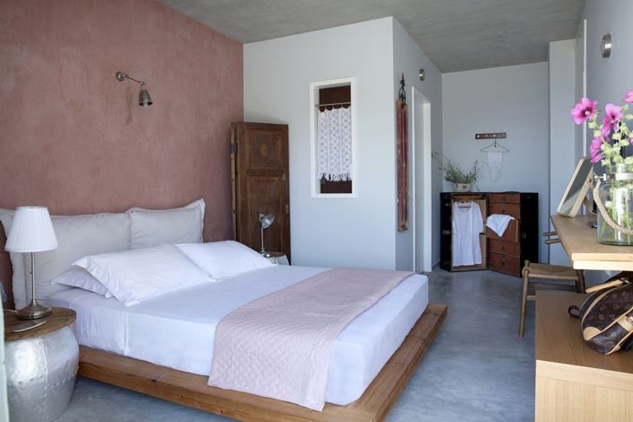 Image No.10-2 Bed Property for sale