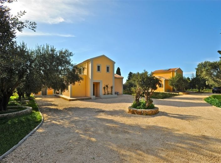 Image No.4-5 Bed Property for sale