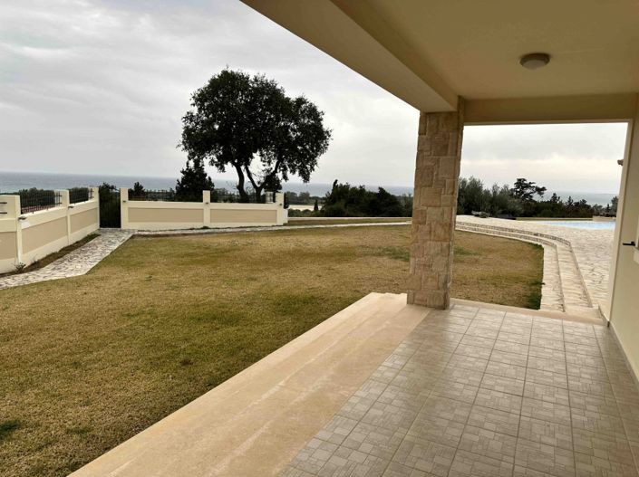 Image No.8-3 Bed Property for sale