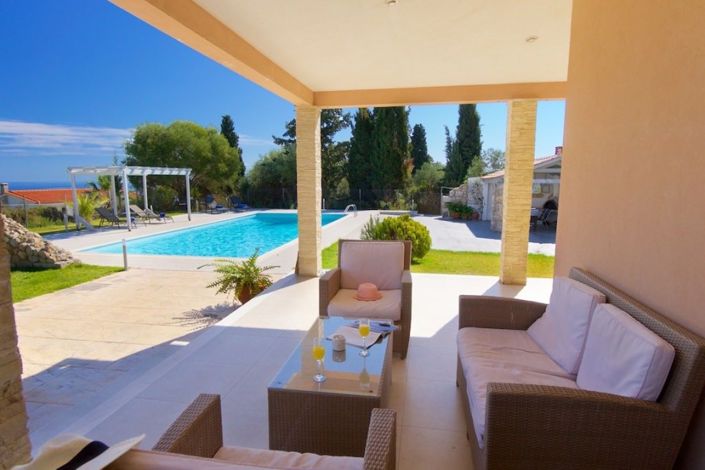 Image No.4-4 Bed Property for sale