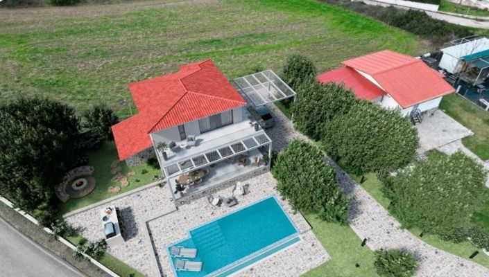 Image No.2-4 Bed House for sale