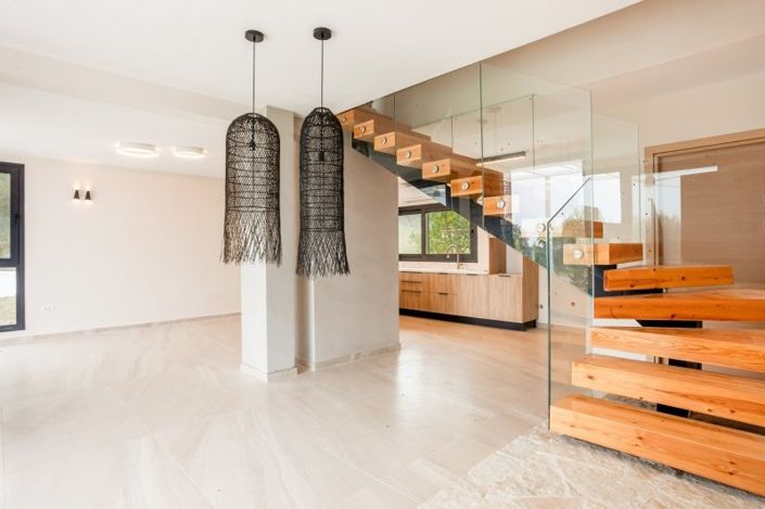 Image No.9-4 Bed House for sale