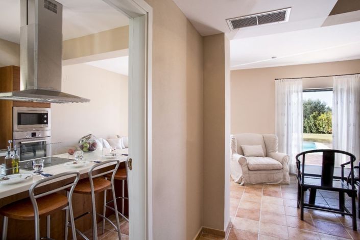 Image No.18-6 Bed Property for sale