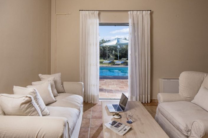 Image No.19-6 Bed Property for sale