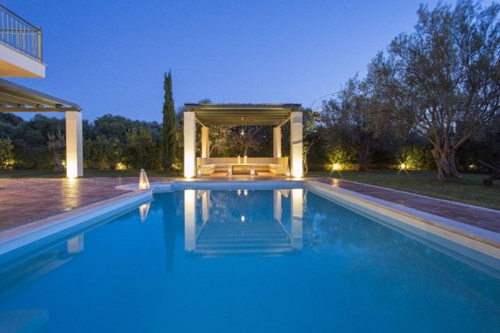 Image No.2-6 Bed Property for sale