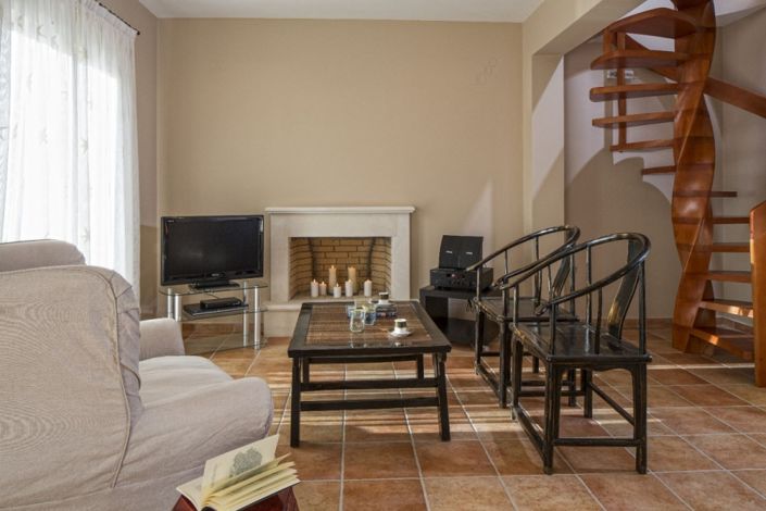 Image No.20-6 Bed Property for sale