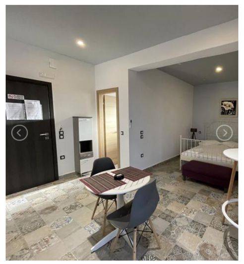 Image No.6-8 Bed House for sale