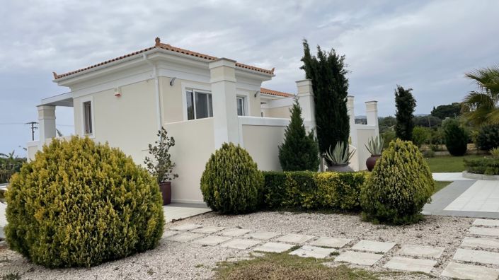 Image No.11-5 Bed Property for sale
