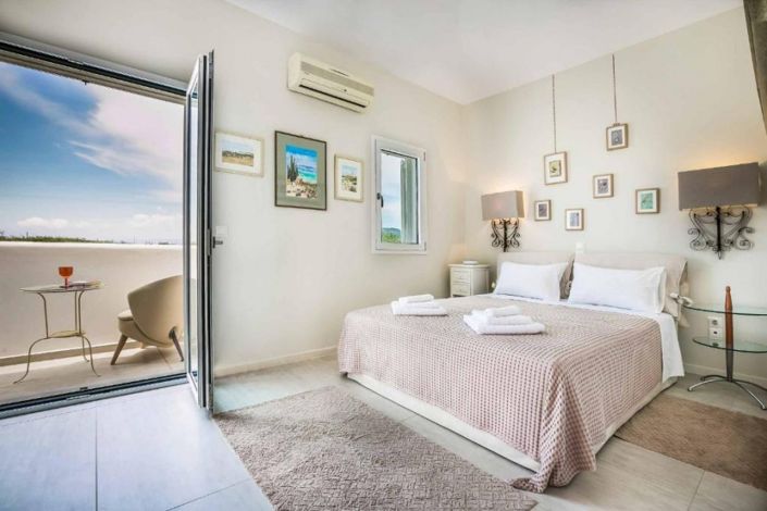 Image No.8-5 Bed Property for sale