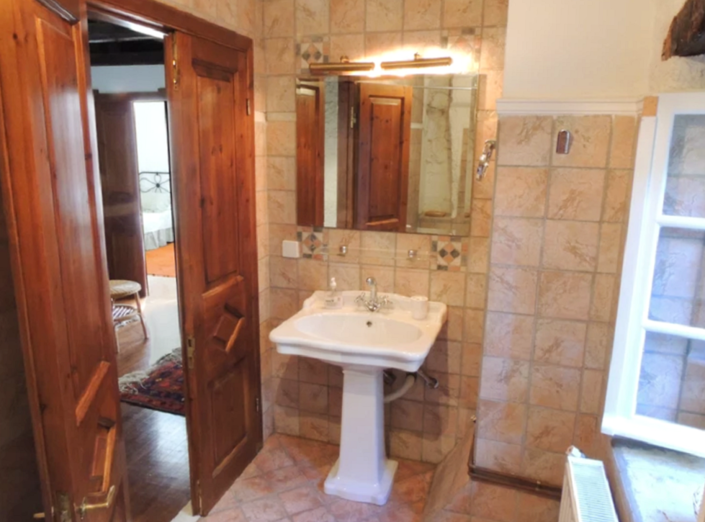 Image No.16-4 Bed House for sale