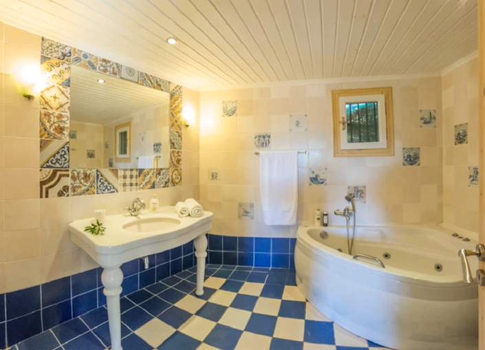 Image No.17-4 Bed House for sale