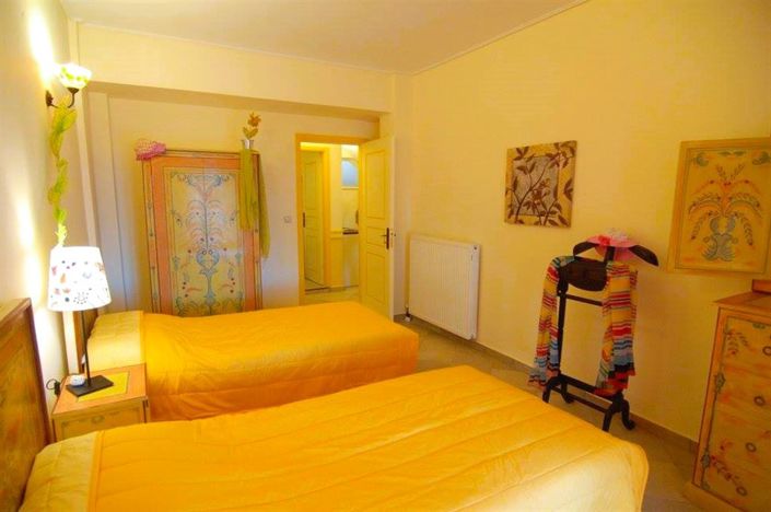Image No.7-4 Bed House for sale