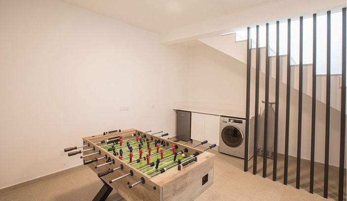 Image No.6-3 Bed Property for sale