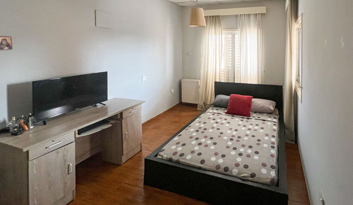 Image No.13-7 Bed Property for sale