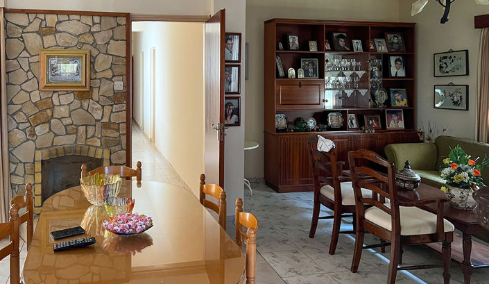 Image No.3-7 Bed Property for sale
