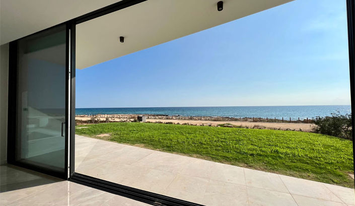 Image No.4-4 Bed Property for sale