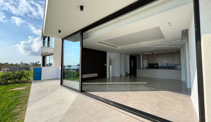 Image No.5-4 Bed Property for sale