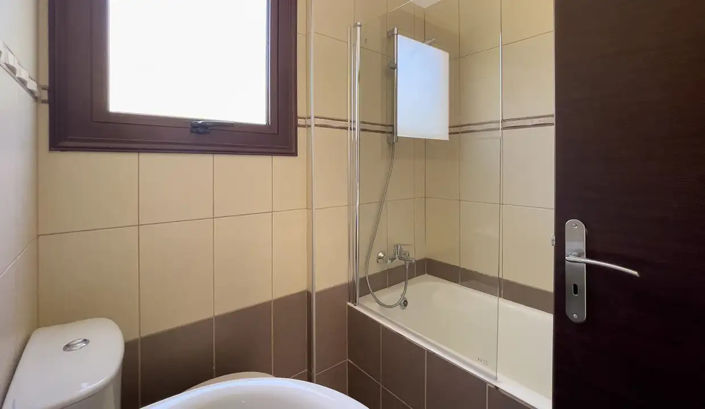 Image No.10-3 Bed Property for sale