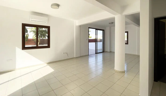 Image No.13-3 Bed Property for sale