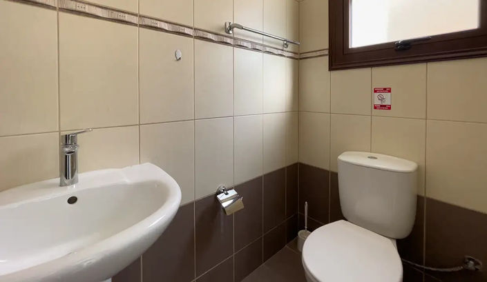 Image No.15-3 Bed Property for sale