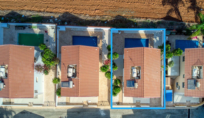 Image No.3-3 Bed Property for sale