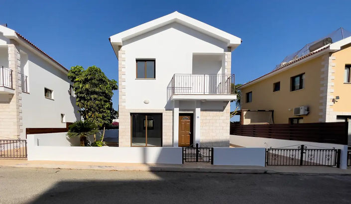Image No.7-3 Bed Property for sale