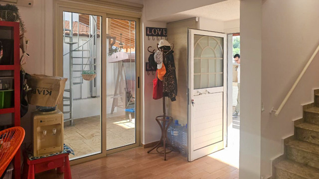 Image No.18-3 Bed Property for sale