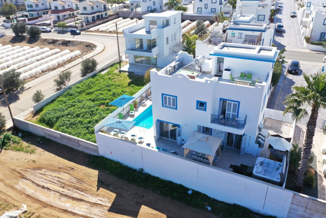 Image No.18-5 Bed Property for sale