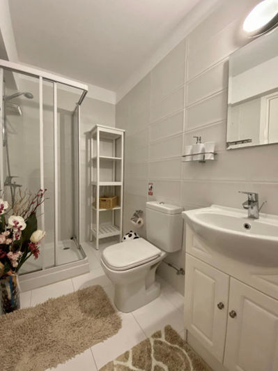 Image No.23-5 Bed Property for sale
