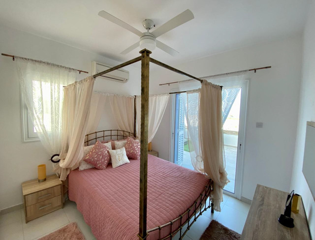 Image No.5-5 Bed Property for sale